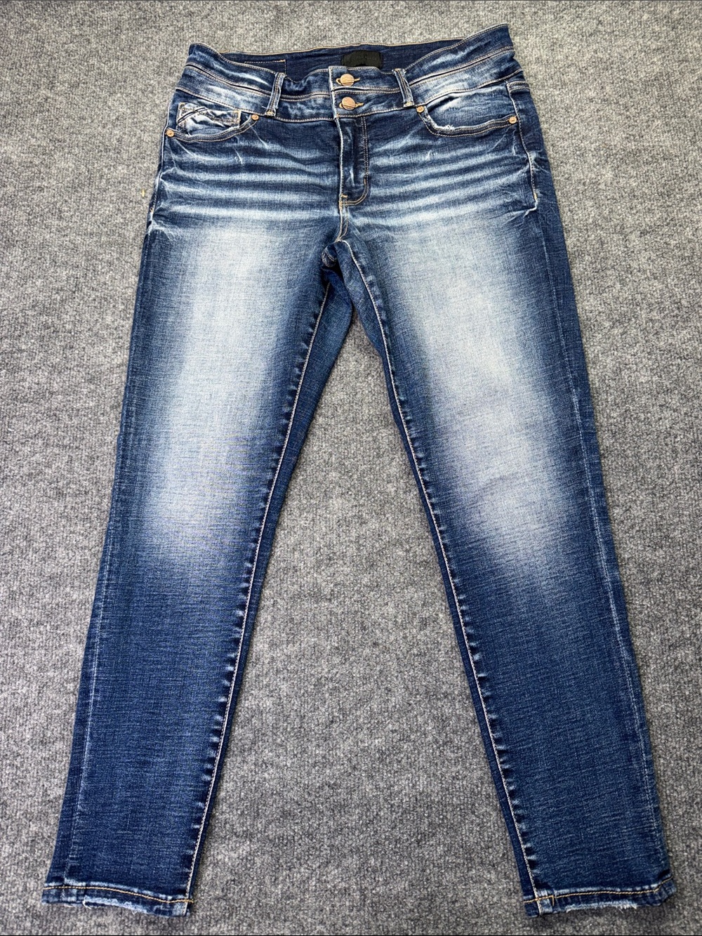 Buckle Black Women’s Distressed Light-Mid Blue Ankle Skinny Shaping Jeans